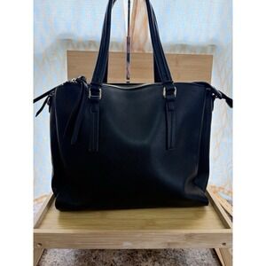 Urban Expression Large Purse, Vegan Leather, Multiple Compartment's-good cond